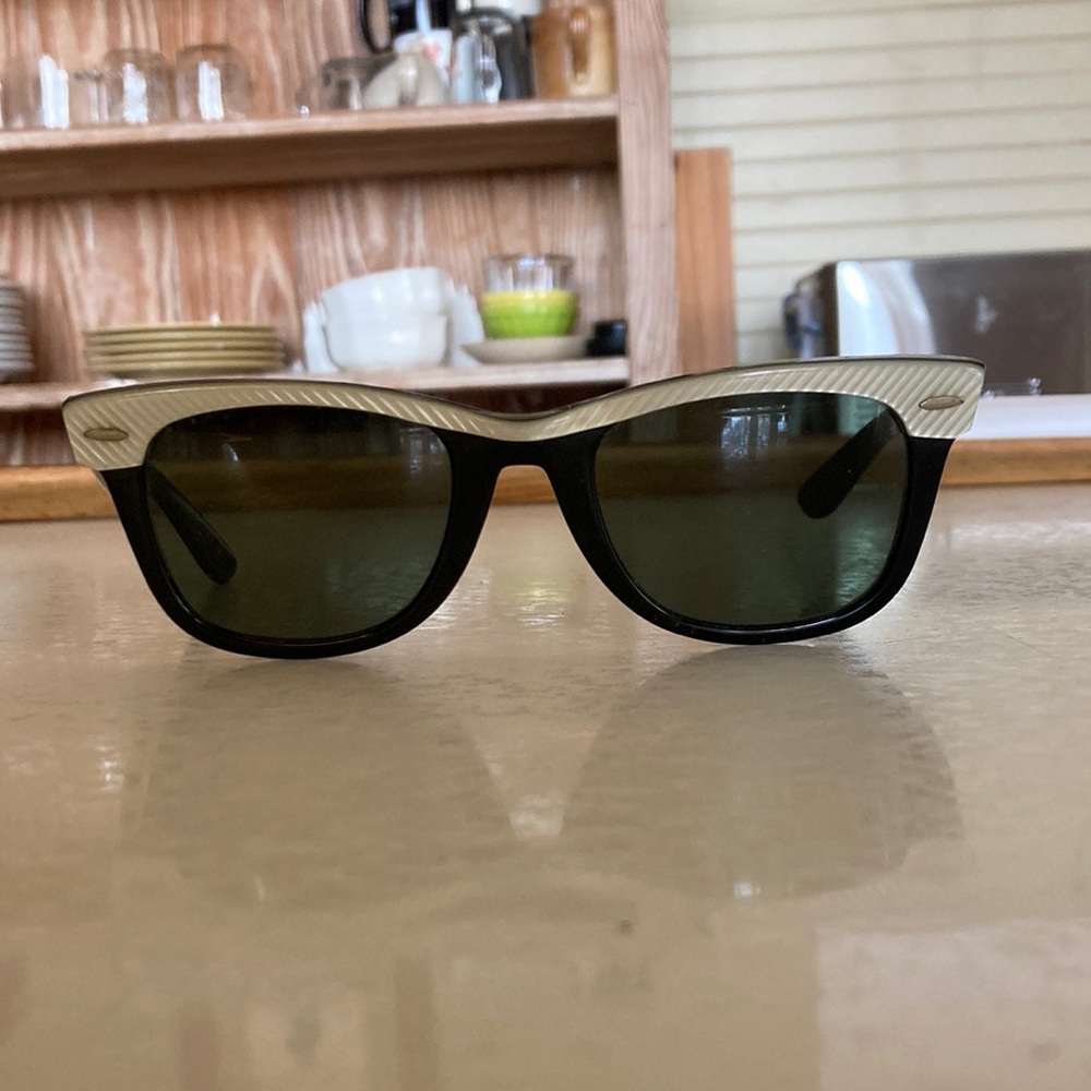 Ray-ban wayfarer sunglasses vintage- Black and Cream